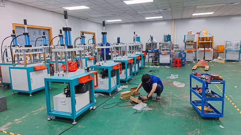 4 Post Hydraulic Press 3